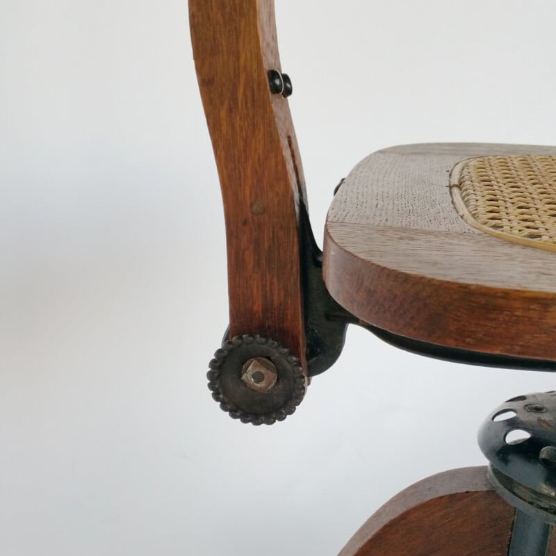 Chaise à machine à écrire en bois et canne antique réglable pour Cook Company - 1930