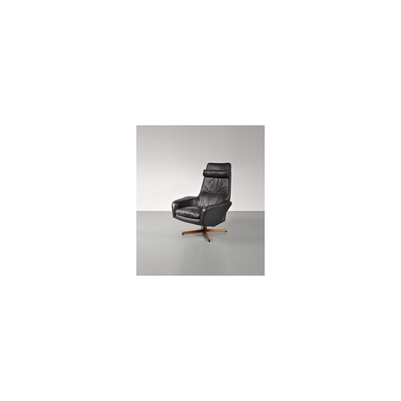 Chaise pivotante vintage en cuir noir par Ib Kofod Larsen pour Bovenkamp - 1960