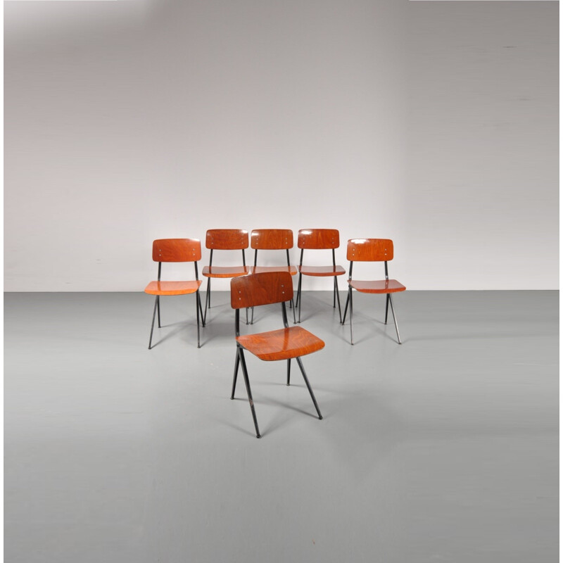 Suite de six chaises d'école vintage - 1960