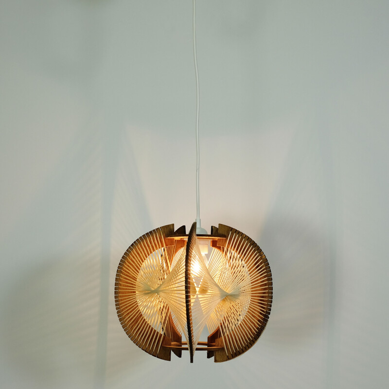 Mid-century pendant lamp in wire and wood - 1960s