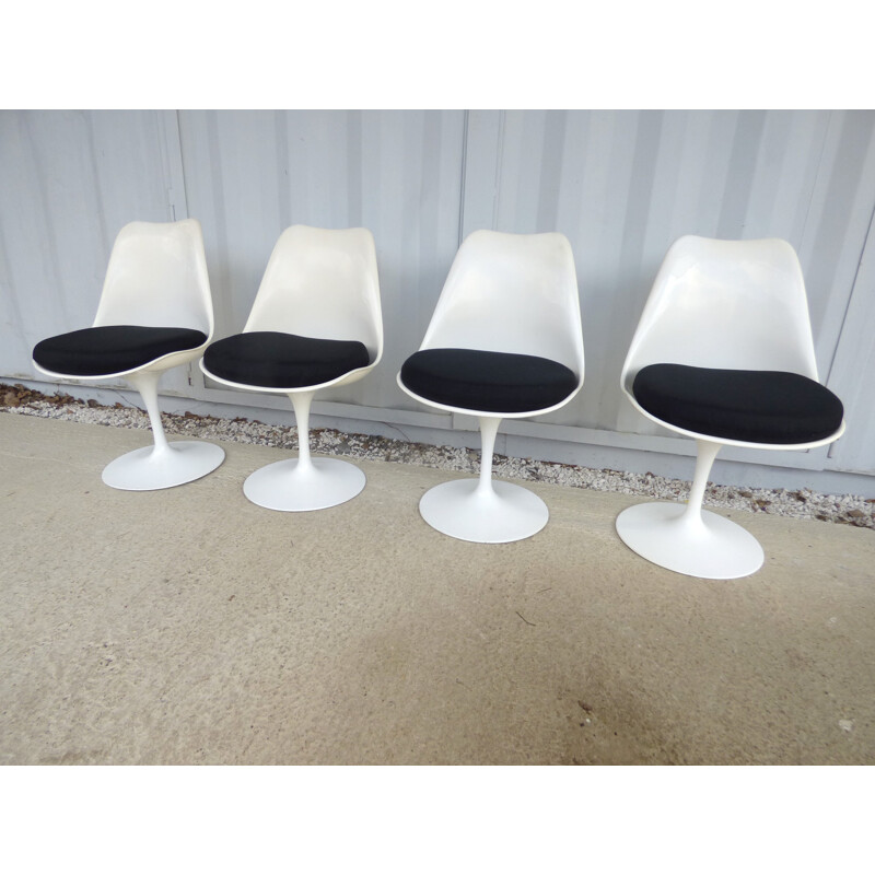 Vintage set of 4 Saarinen tulip chairs by Knoll International - 1960s