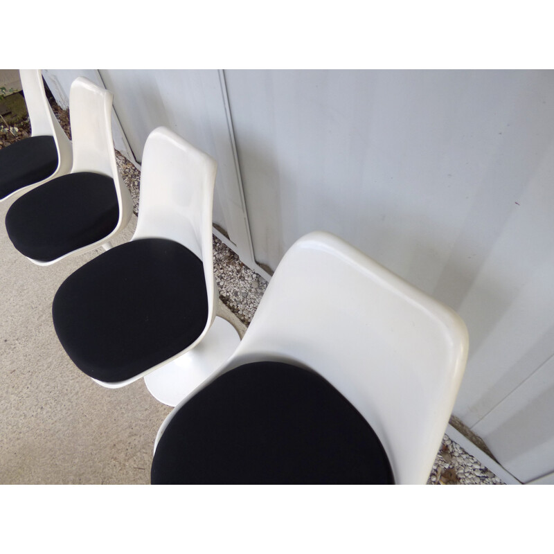 Vintage set of 4 Saarinen tulip chairs by Knoll International - 1960s