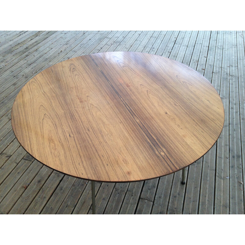 Table ronde en palissandre modèle 3600 par Arne Jacobsen - 1950