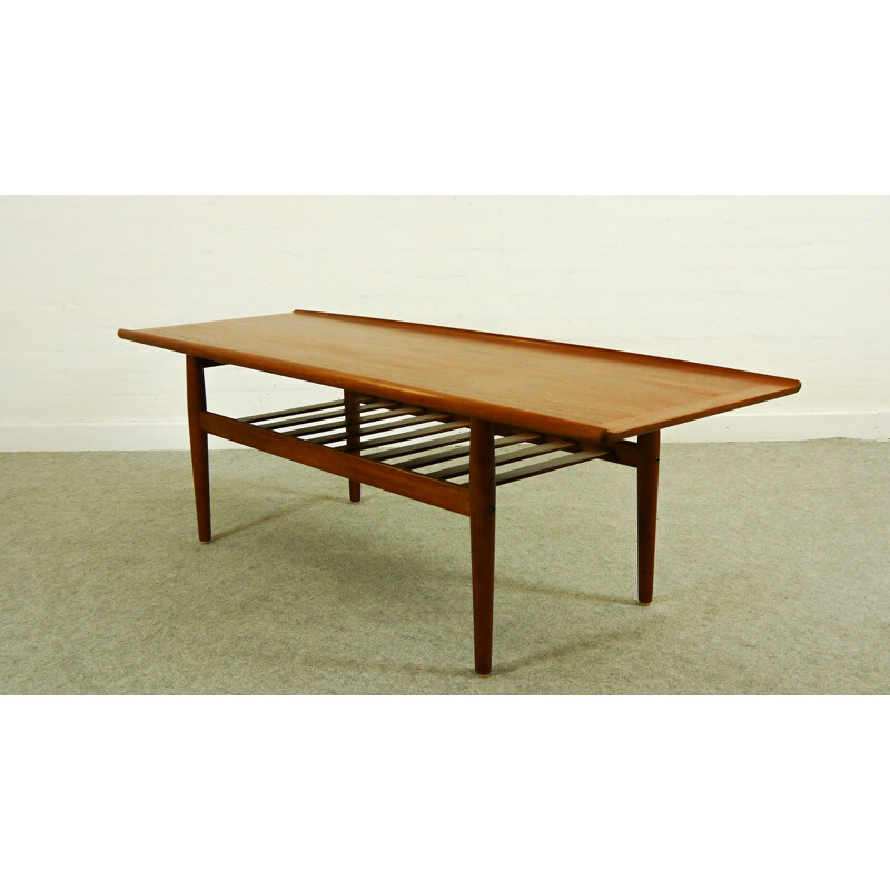 Table basse en forme de planche de surf en teck de Grete Jalk pour Glostrup Möbelfabrik - 1960