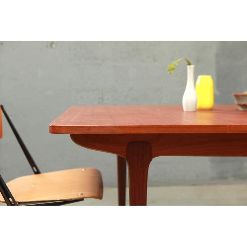 Vintage scandinavian table in teak - 1960s