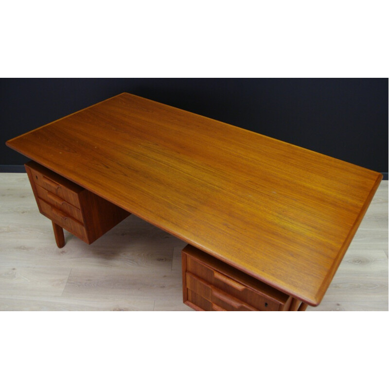 Vintage scandinavian writing desk by Gunni Omann - 1960s 