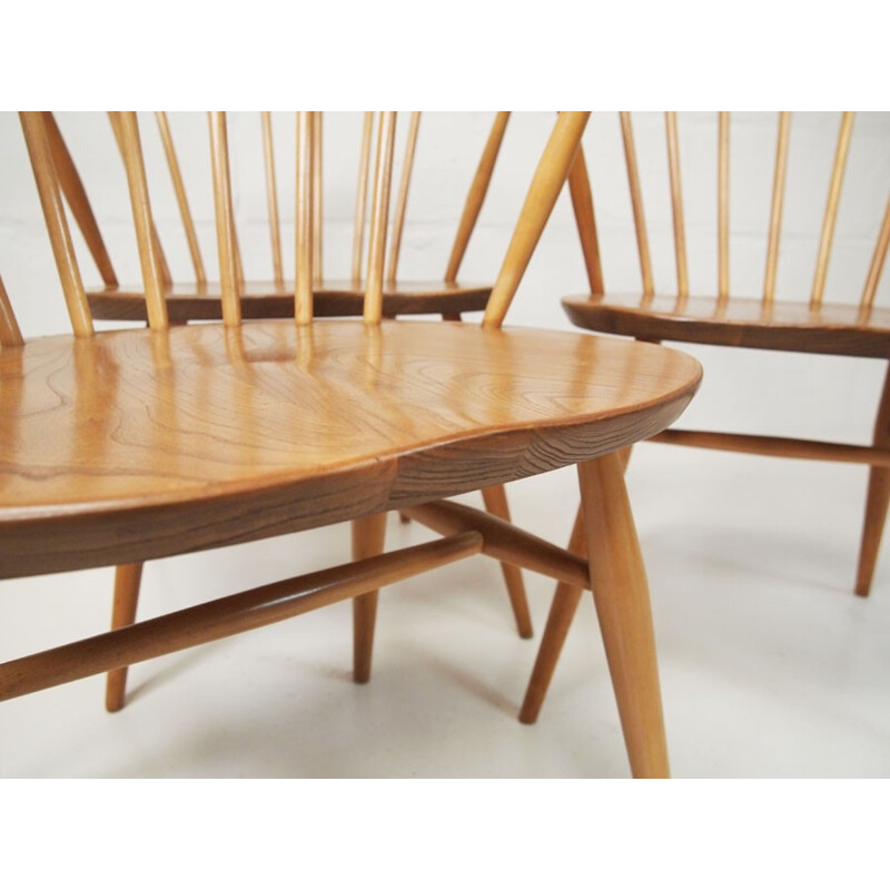 Suite de 4 chaises corne de boeuf en hêtre et en orme anglais d'Ercol - 1960