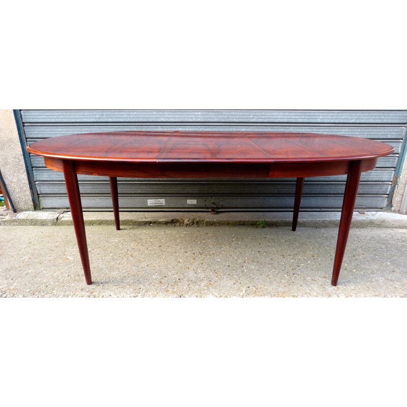 Dining table in rio rosewood - 1970s