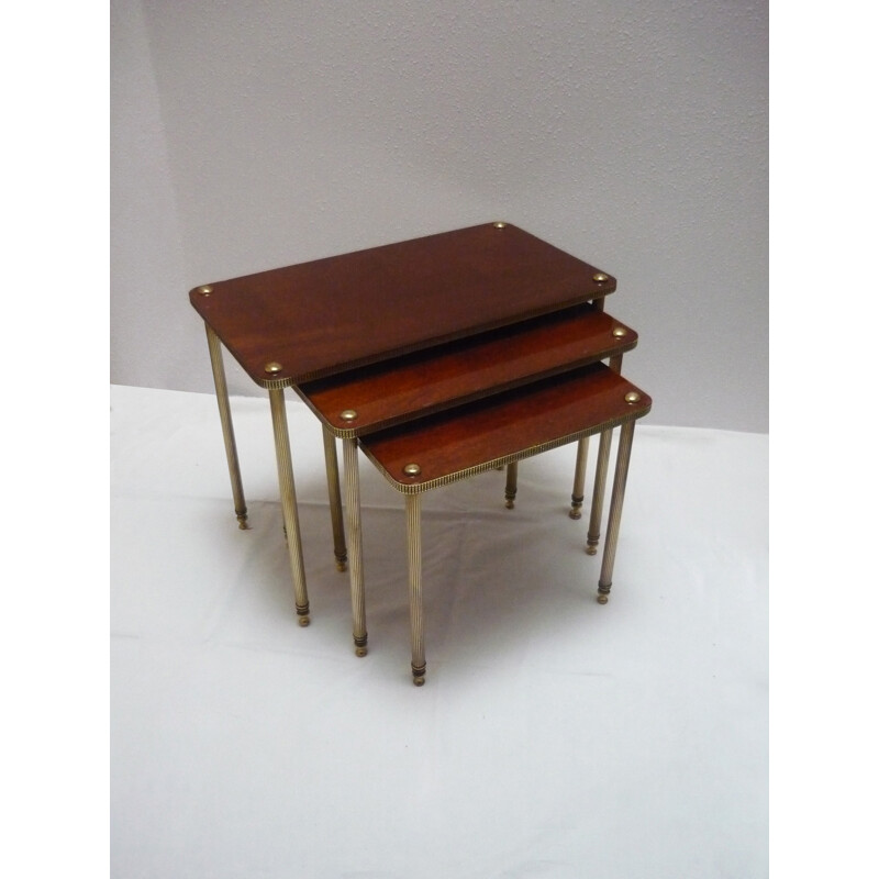Tables gigognes en bois et laiton massif à pieds cannelés - 1950