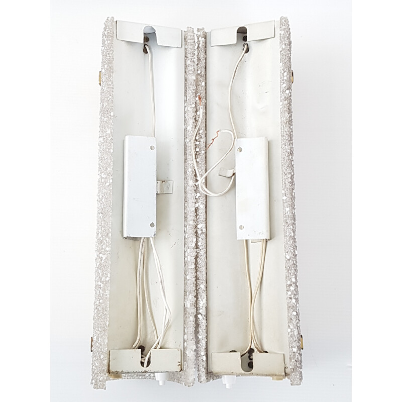 Pair of mid-century wall lamps in resin and brass - 1950s