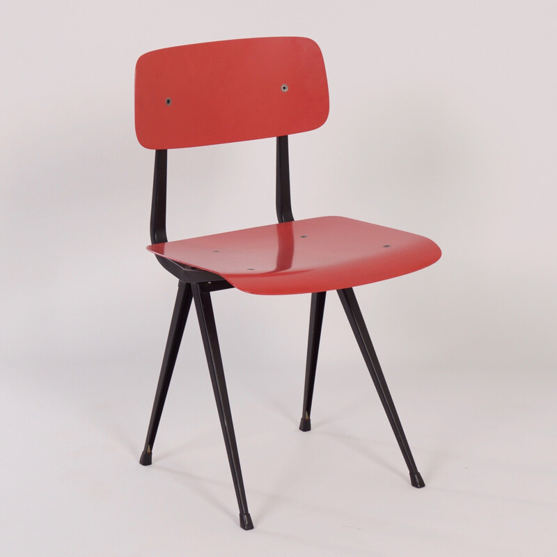 Red and rose chair model "Result" by Friso Kramer and Wim Rietveld for Ahrend the Circel - 1958