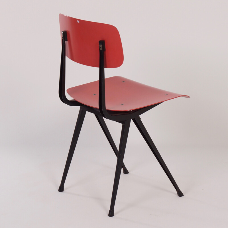 Red and rose chair model "Result" by Friso Kramer and Wim Rietveld for Ahrend the Circel - 1958