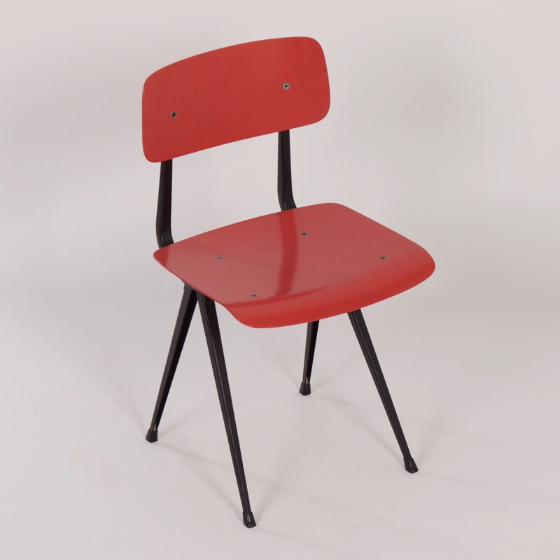 Red and rose chair model "Result" by Friso Kramer and Wim Rietveld for Ahrend the Circel - 1958