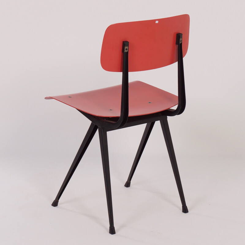 Red and rose chair model "Result" by Friso Kramer and Wim Rietveld for Ahrend the Circel - 1958