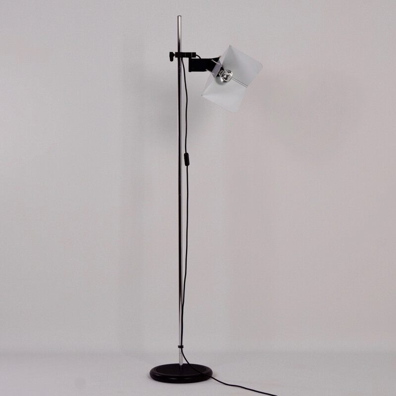 White "Triedo" floor Lamp by Joe Colombo for Stilnovo - 1970s