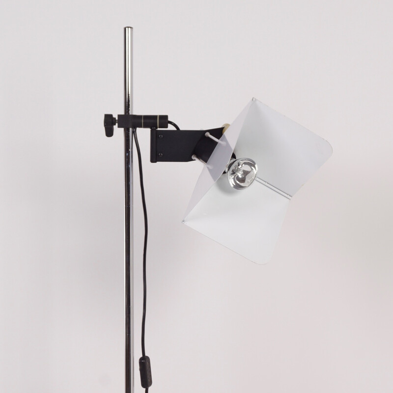 White "Triedo" floor Lamp by Joe Colombo for Stilnovo - 1970s