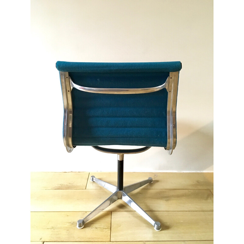 Set of 4 mid-century EA105 chairs by Charles & Ray Eames - 1960s
