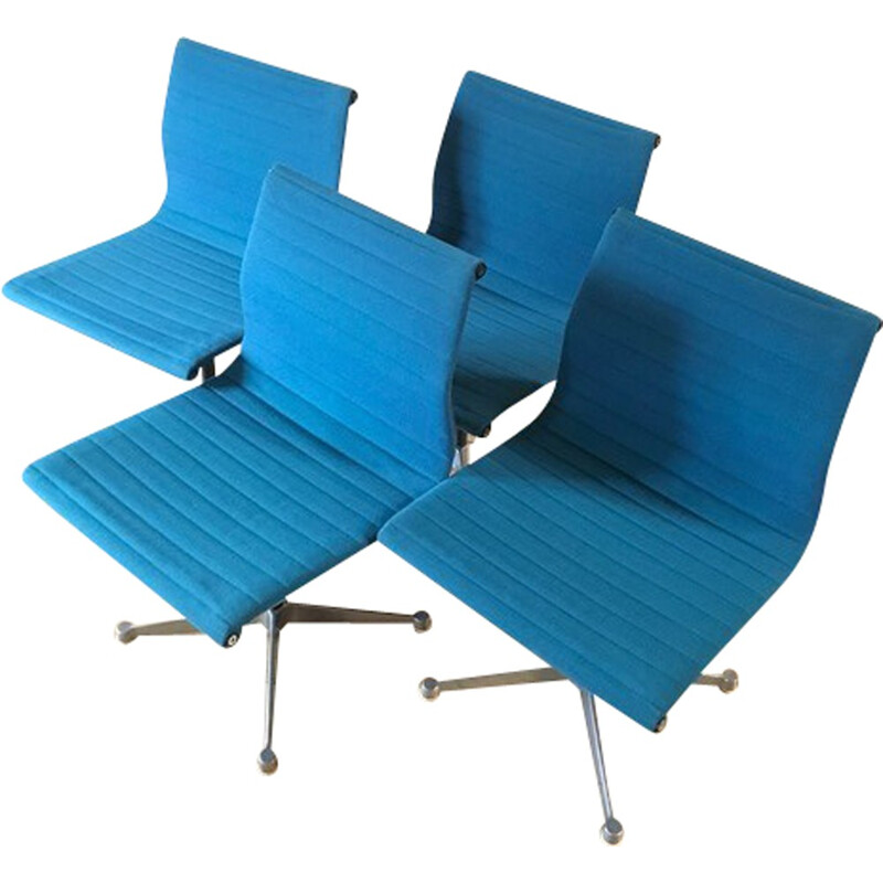 Suite de 4 chaises EA105 vintage par Charles & Ray Eames - 1960