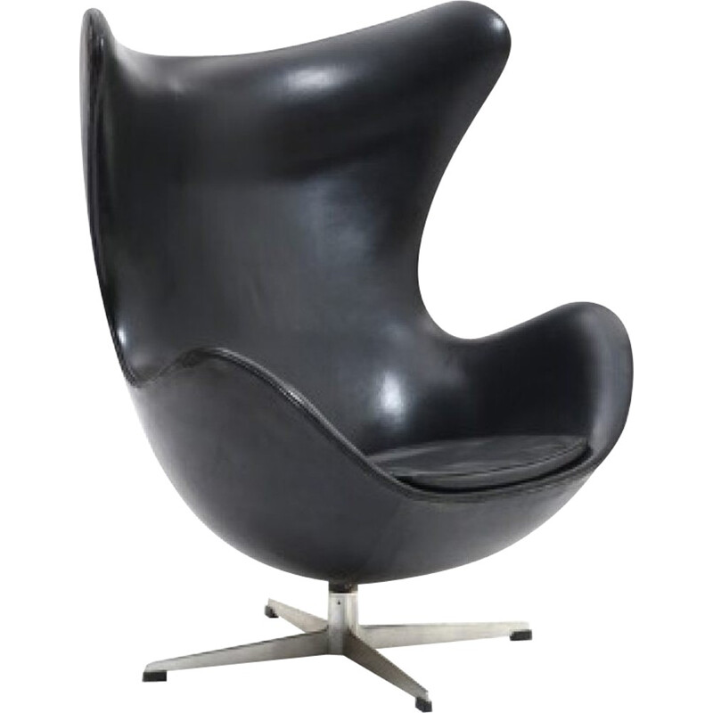 Mid-century black leather egg chair by Arne Jacobsen - 1964