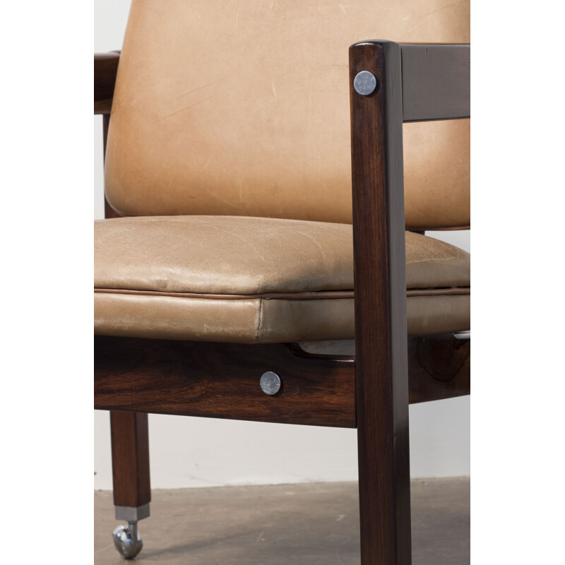 "Kiko" armchair in jacaranda rosewood & beige leather by Sergio Rodrigues - 1960s