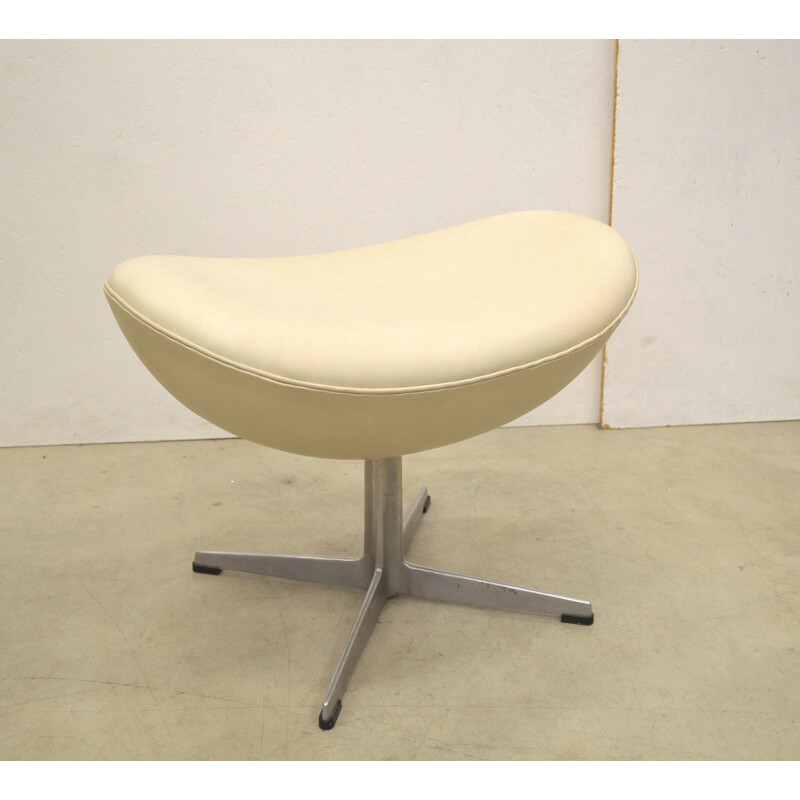 Mid-century Fritz Hansen Egg Chair & Ottoman by Arne Jacobsen - 1970s