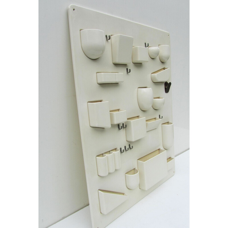 Wall hanging system in plastic, Dorothee BECKER and Ingo MAUER - 1960s