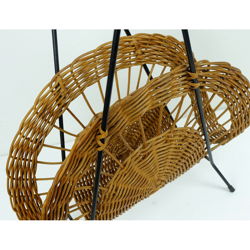 Mid-century magazine rack in rattan - 1950s