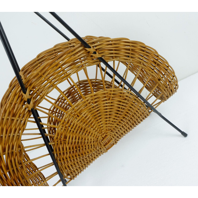 Mid-century magazine rack in rattan - 1950s