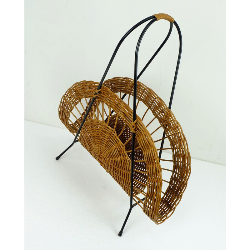 Mid-century magazine rack in rattan - 1950s