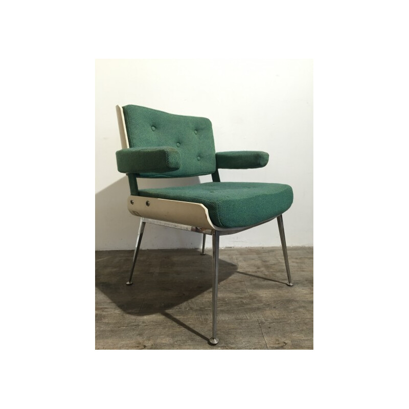 Paire de fauteuils en tissu vert et métal, Alain RICHARD - années 60
