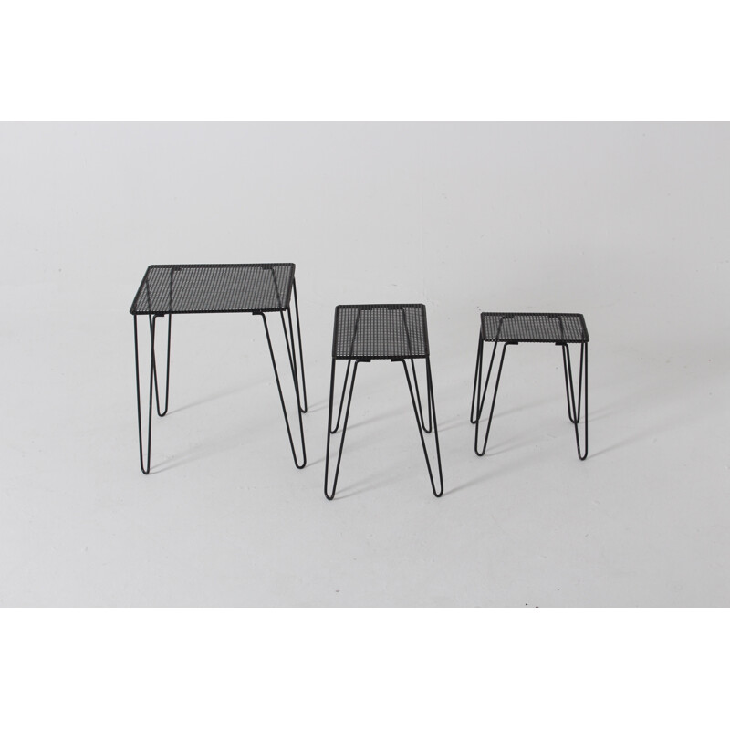 Vintage metal nesting tables with Hair Pin Legs - 1960s
