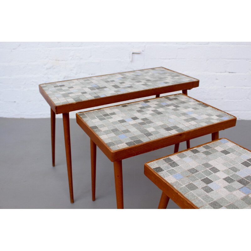 Set of 3 vintage tiled nesting Tables - 1970s