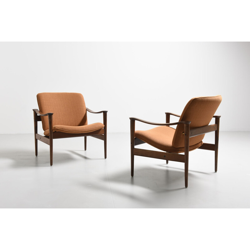 Suite de 2 fauteuils modèle 711 par Fredrik Kayser - 1950