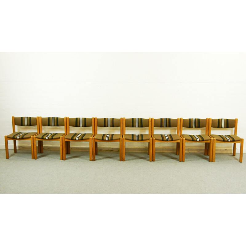 Set of 8 Scandinavian dining chairs in Oak - 1970s