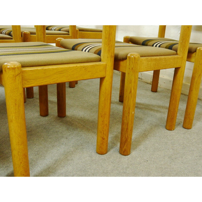 Set of 8 Scandinavian dining chairs in Oak - 1970s