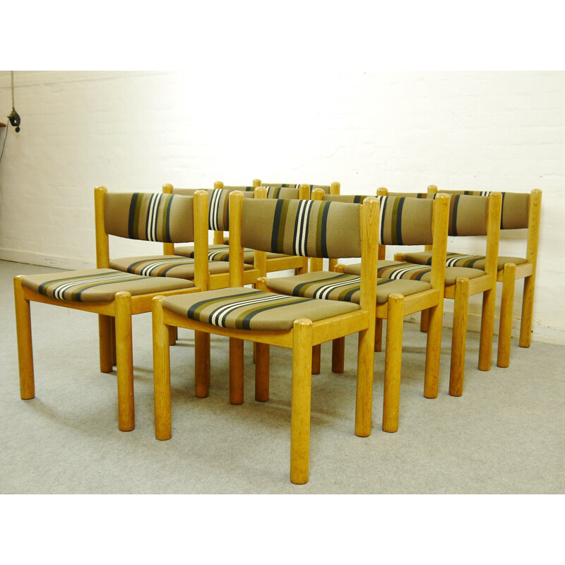 Set of 8 Scandinavian dining chairs in Oak - 1970s
