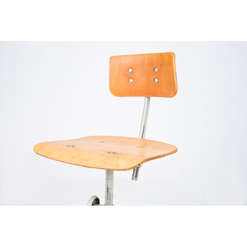 Chaise vintage industrielle en bois et métal, Friso KRAMER - années 60