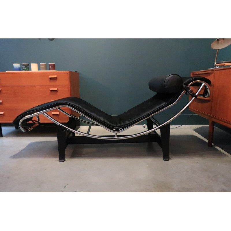 Chaise longue "LC4" vintage en poulain et cuir lisse noir par Le Corbusier pour Cassina - 2000**AUTH