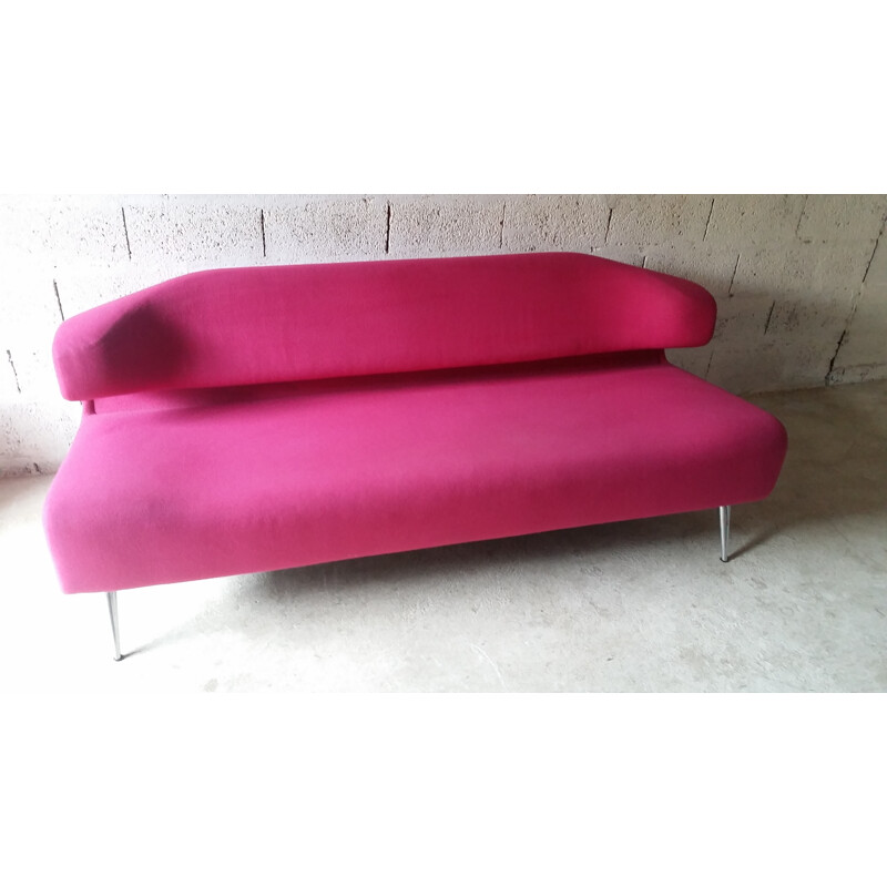 Vintage raspberry sofa for Artifort - 1980s