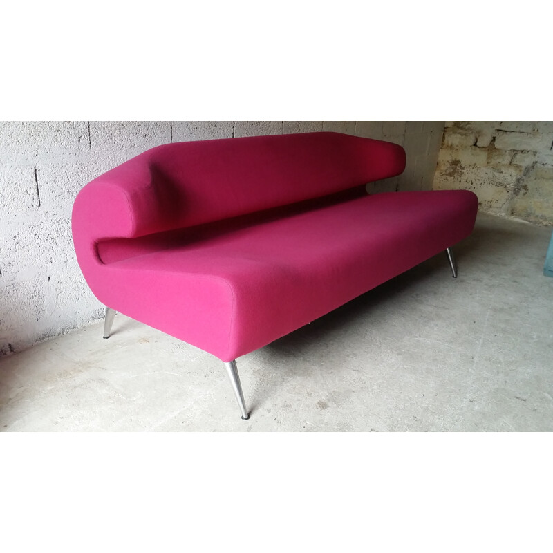 Vintage raspberry sofa for Artifort - 1980s