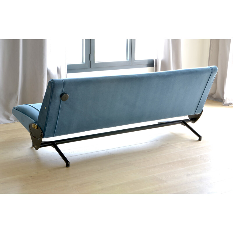 Vintage D70 sofa by Osvaldo Borsani for Tecno - 1950s