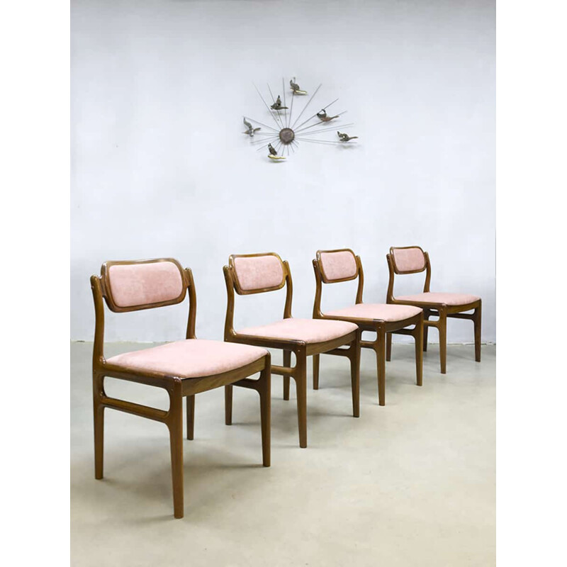 Suite de chaises à repas danoises vintage de Johannes Andersen pour Uldum Mobelfabrik - 1960