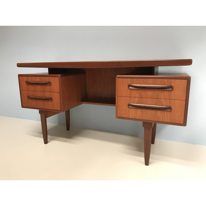 Vintage desk in teak by V.Wilkins for G-Plan - 1960s