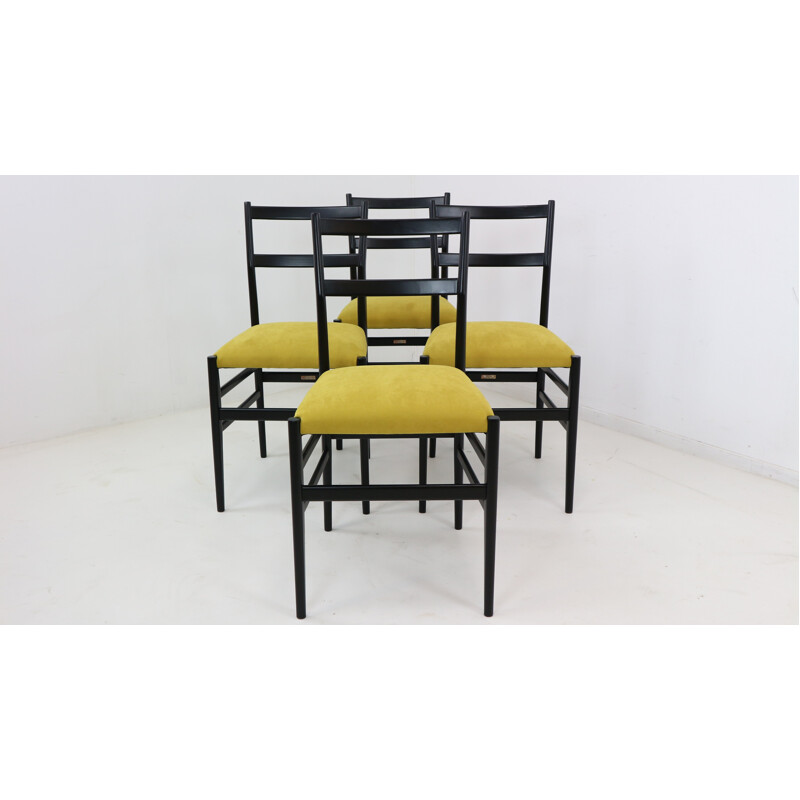 Set if 4 vintage Leggera chairs by Gio Ponti - 1950s