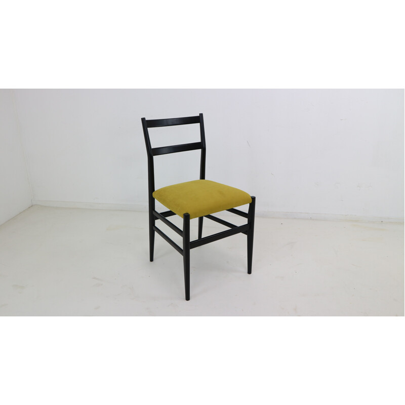 Set if 4 vintage Leggera chairs by Gio Ponti - 1950s