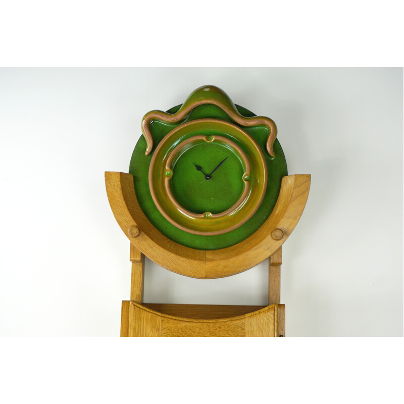 Horloge vintage en chêne par Guillerme et Chambron - 1950