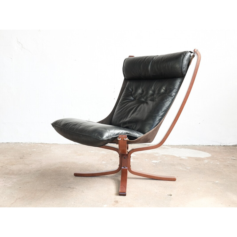 Vintage high back Falcon Chair in black leather by Sigurd Ressell for Vatne Møbler - 1970s