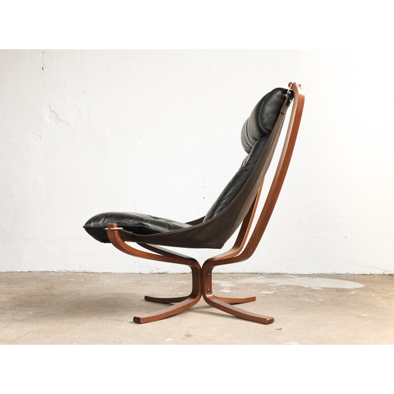 Vintage high back Falcon Chair in black leather by Sigurd Ressell for Vatne Møbler - 1970s