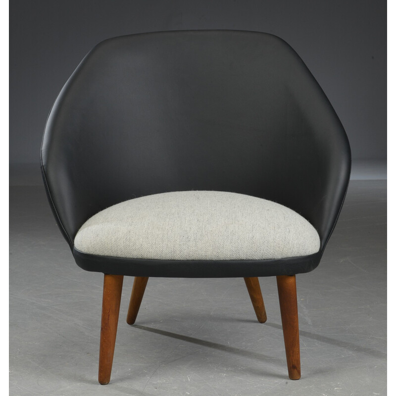 Scandinavian vintage armchair in leather - 1950s