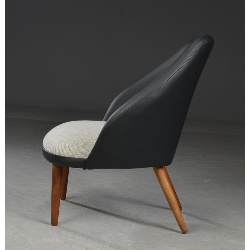 Scandinavian vintage armchair in leather - 1950s